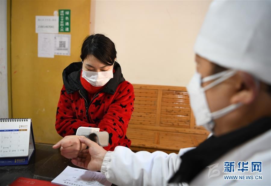 （抓好經濟發展 應對復雜局面·圖文互動）（1）2500萬農民工如何安全返崗？——農民工大省四川復工觀察