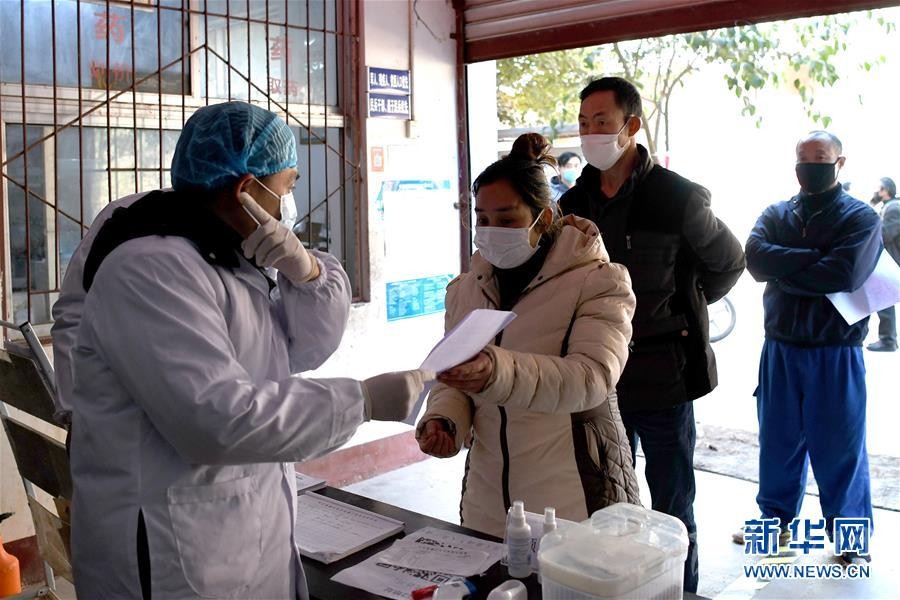 （抓好經濟發展 應對復雜局面·圖文互動）（3）2500萬農民工如何安全返崗？——農民工大省四川復工觀察